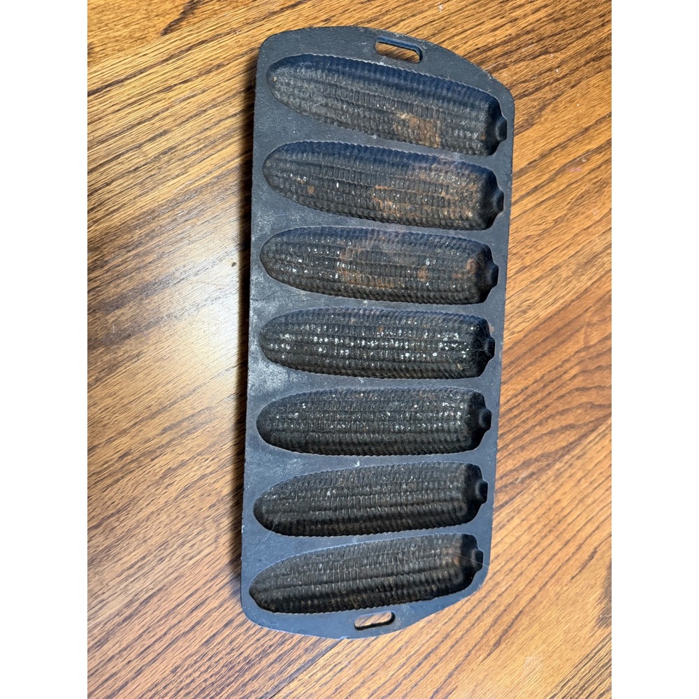 Vintage Cast Iron Cornbread Pan 7 Slot Corn Cob Mold Muffin Tin Rustic Cookware